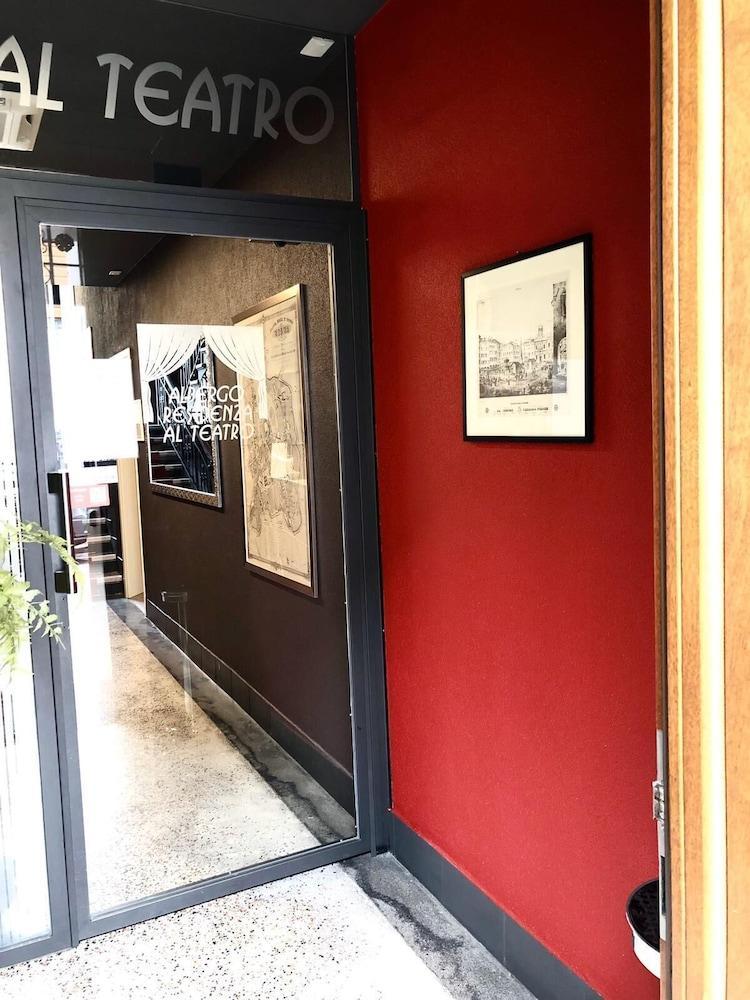 Albergo Residenza Al Teatro أوديني المظهر الخارجي الصورة